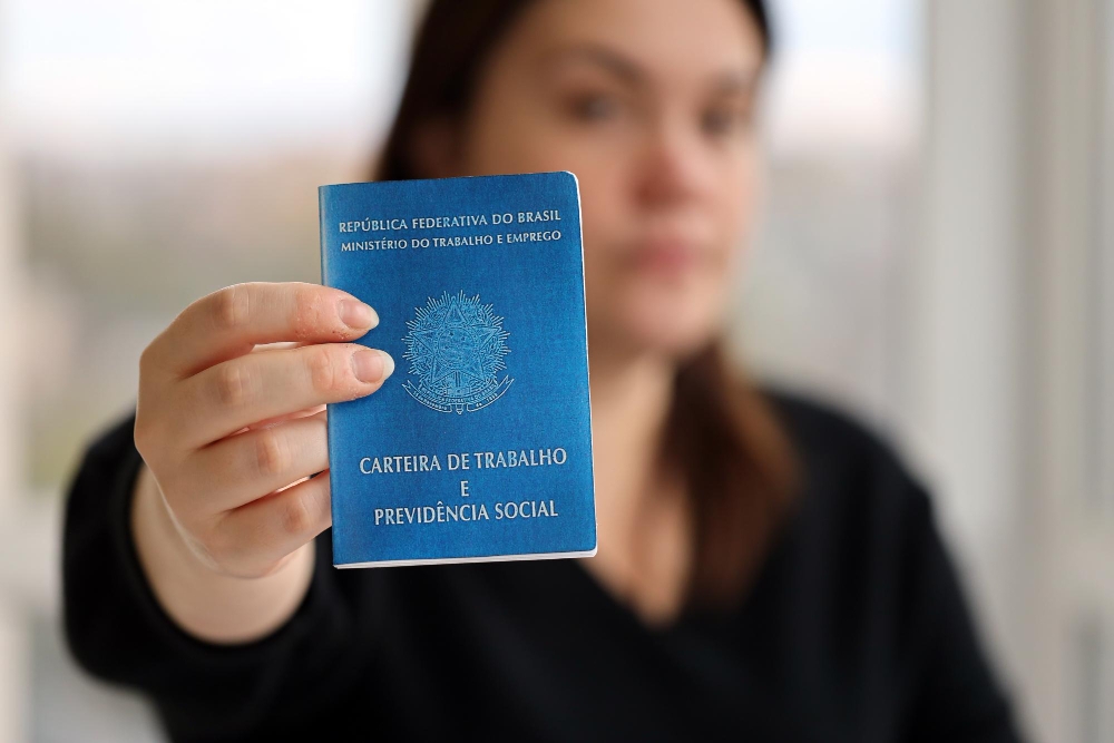 Pessoas que contribuíram com o INSS até 12 meses antes do acidente
